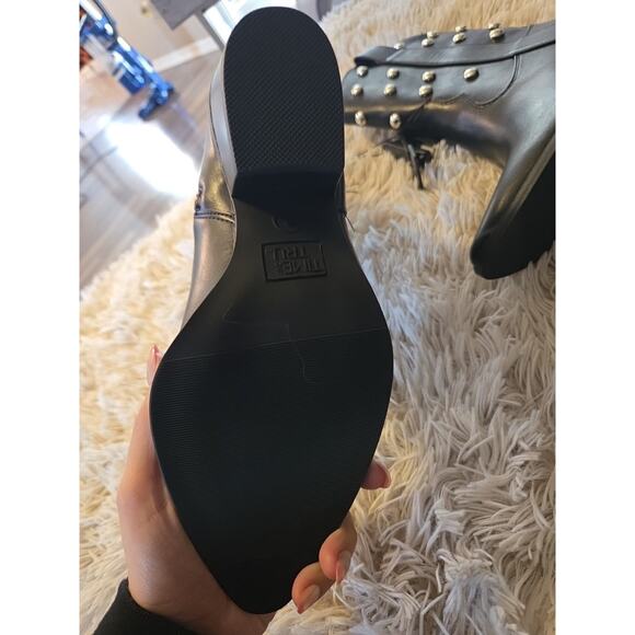 New Woman's Time and Tru Black Faux Leather Studded Cowgirl Boots Memory Foam 8 - Picture 9 of 10